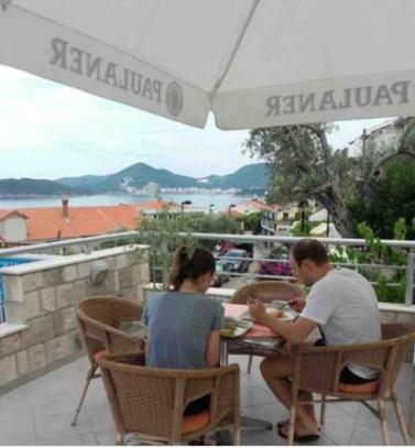 Bmv Room For 2-3 With Greenery View Sveti Stefan Bagian luar foto